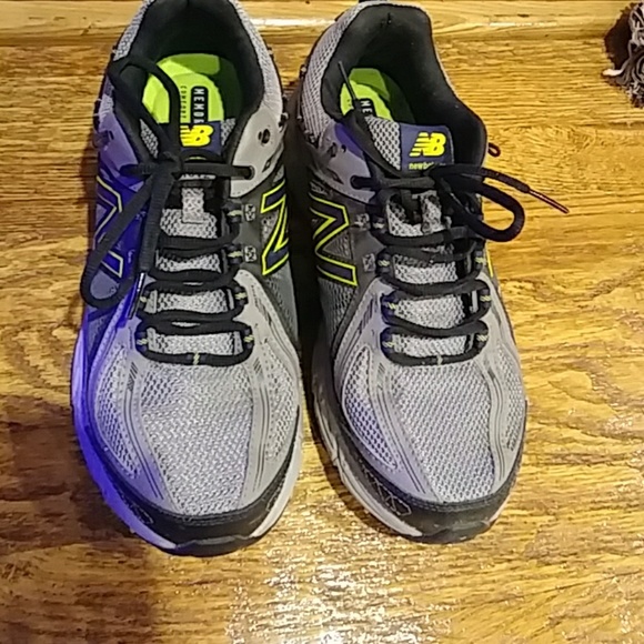 new balance men's 5v2 sneaker